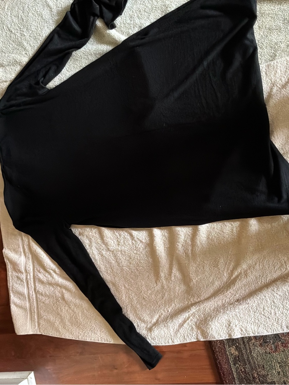 GAP Black Long-Sleeve Women's Tee